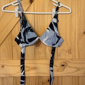 Cupshe Blue and Black Floral Bikini Top